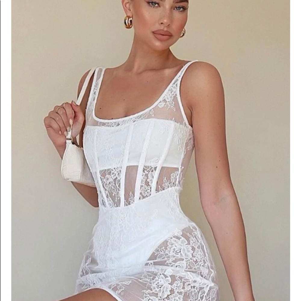 White lace party dress